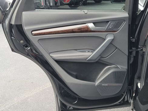 Used 2019 Audi Q5 Premium Plus image 13