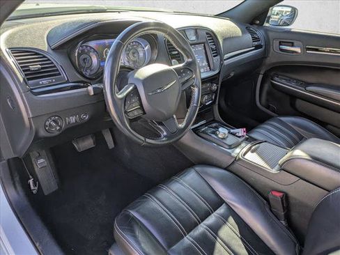 Used 2019 Chrysler 300 S image 10