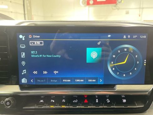 Used 2024 Chevrolet Silverado 1500 High Country w/ Technology Package image 16