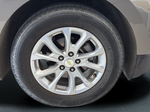 Used 2018 Chevrolet Equinox LT w/ Sun & Infotainment Package FWD image 40
