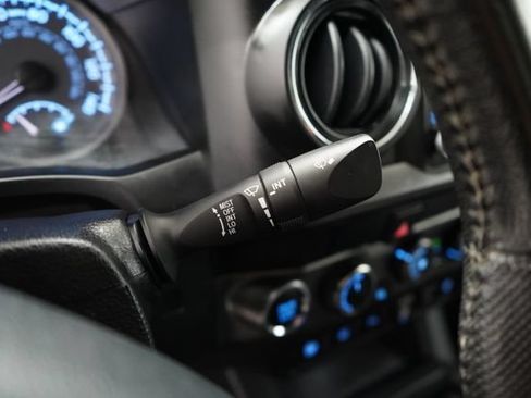 Used 2020 Toyota Tacoma TRD Off-Road w/ Technology Package AWD/4WD image 20