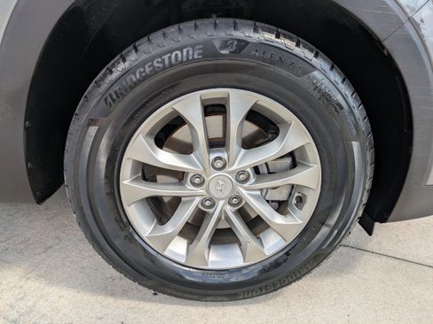 Used 2019 Hyundai Santa Fe SEL FWD image 9