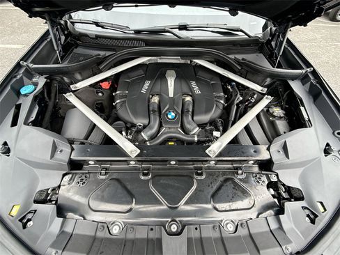 Used 2019 BMW X7 xDrive50i w/ M Sport Package image 18