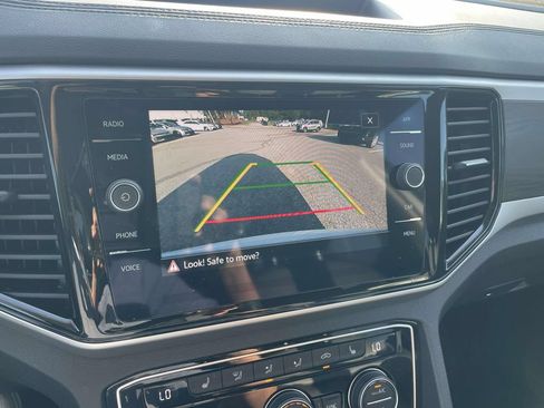 Certified 2023 Volkswagen Atlas SE FWD image 28