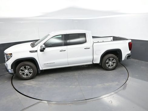 Used 2024 GMC Sierra 1500 SLT AWD/4WD image 29