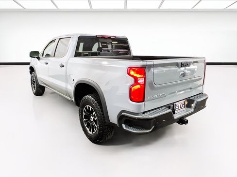 Used 2025 Chevrolet Silverado 1500 ZR2 w/ Technology Package AWD/4WD image 5
