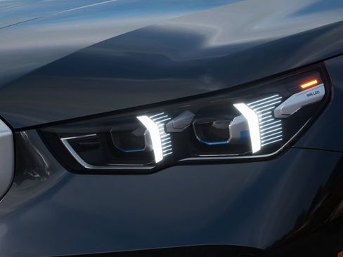 Used 2025 BMW 530i w/ Premium Package image 36