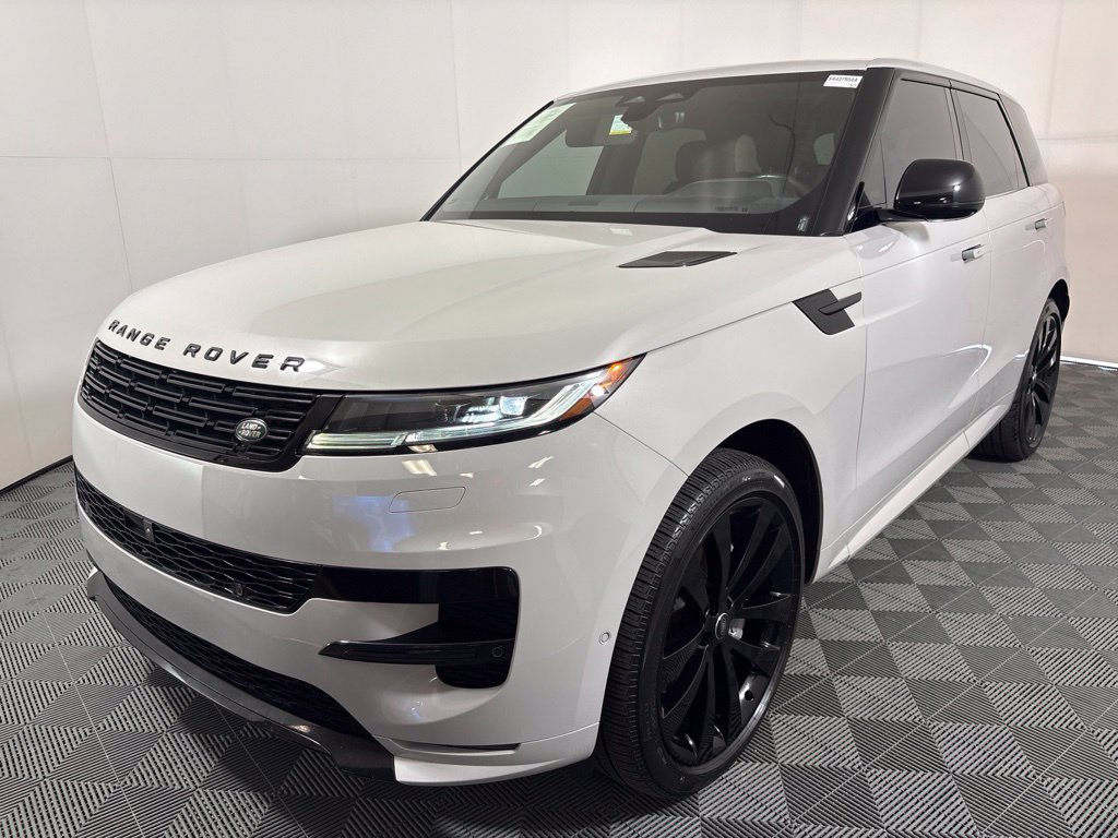 Used 2025 Land Rover Range Rover Sport Dynamic SE AWD/4WD image 2