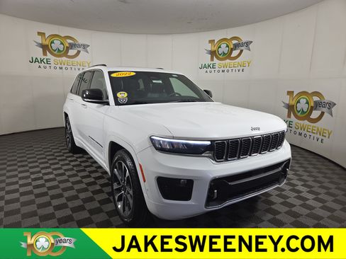 Used 2023 Jeep Grand Cherokee Overland AWD/4WD image 1