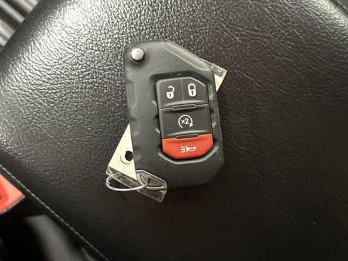 Used 2019 Jeep Wrangler Unlimited Rubicon w/ LED Lighting Group AWD/4WD image 31