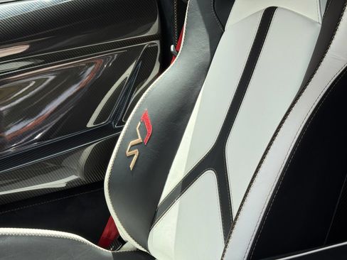 Used 2020 Lamborghini Aventador SVJ AWD/4WD image 43