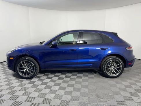 Certified 2026 Porsche Macan AWD/4WD image 2