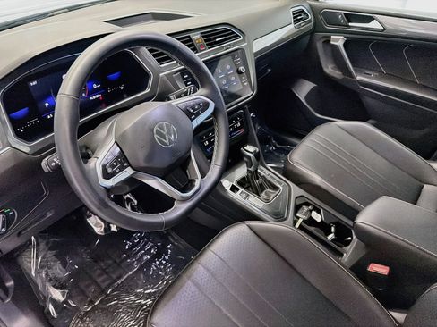 Used 2022 Volkswagen Tiguan SE FWD image 7