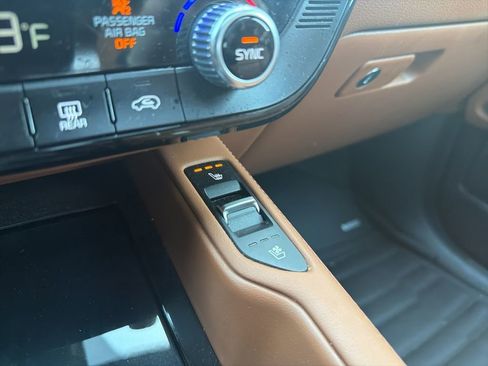 Certified 2024 Kia Telluride SX Prestige X-Line AWD/4WD image 12