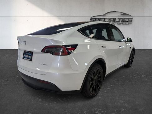 Used 2022 Tesla Model Y Long Range AWD/4WD image 10