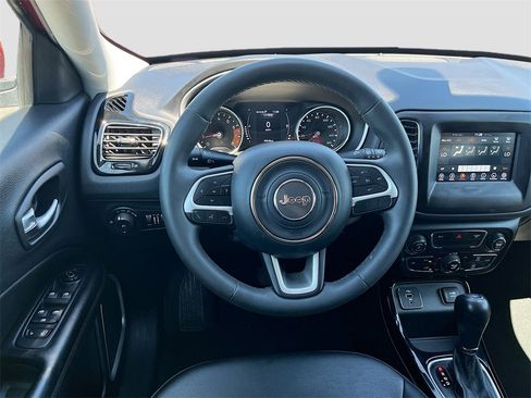 Used 2021 Jeep Compass Latitude image 20