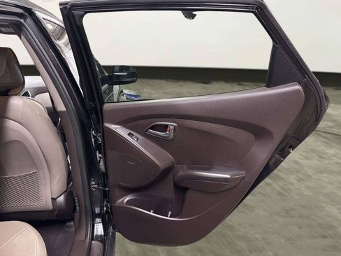 Used 2015 Hyundai Tucson GLS w/ Option Group 02 FWD image 18