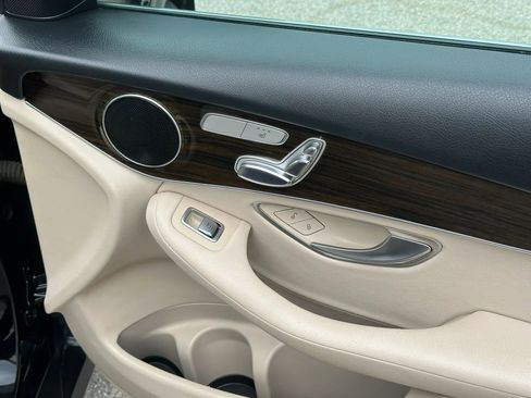 Used 2016 Mercedes-Benz GLC 300 w/ Premium Package image 21