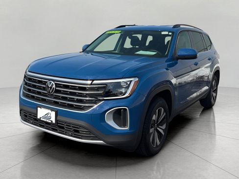 Used 2025 Volkswagen Atlas SE AWD/4WD image 3