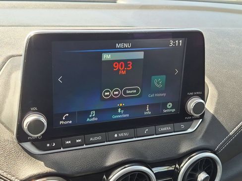 Used 2025 Nissan Sentra SV FWD image 17