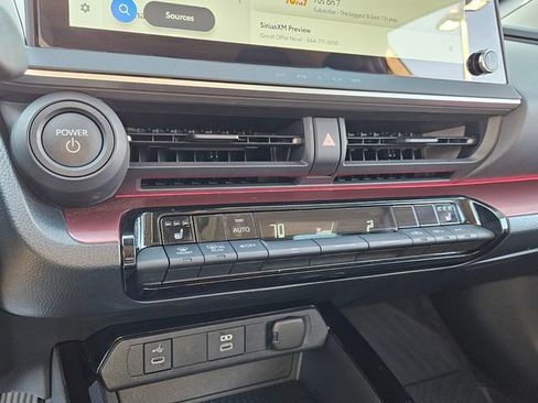 Used 2024 Toyota Prius Prime XSE Premium image 20