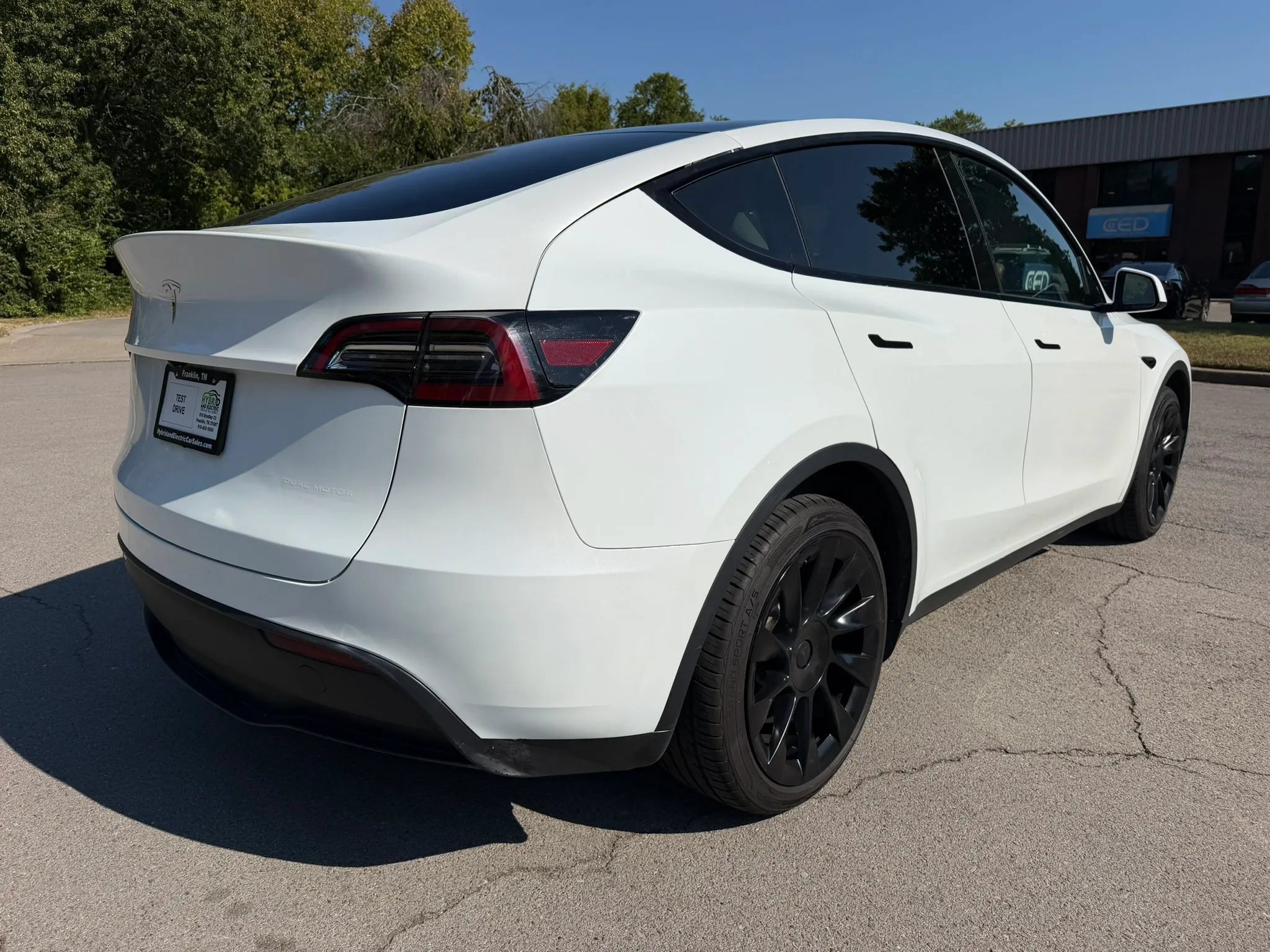 Used 2023 Tesla Model Y Long Range AWD/4WD image 5