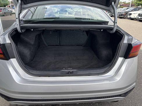 Used 2024 Nissan Altima 2.5 SV w/ SV Premium Package FWD image 25