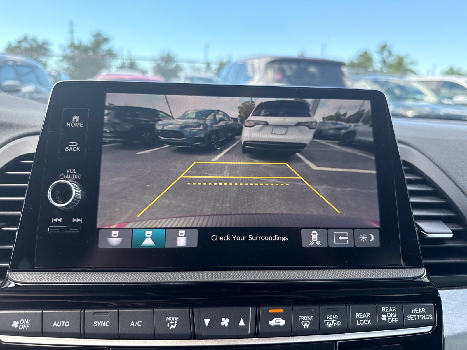 Certified 2025 Honda Odyssey Touring image 14
