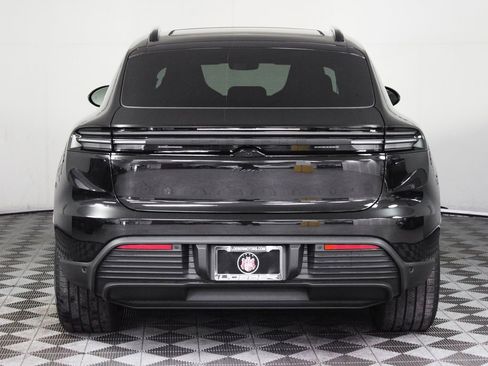 Used 2025 Porsche Macan Electric image 6