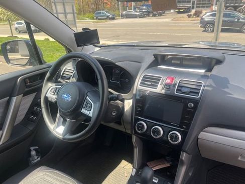 Used 2018 Subaru Forester 2.5i Premium AWD/4WD image 2