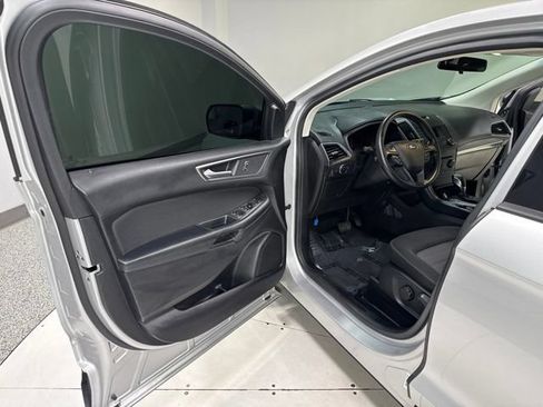 Used 2018 Ford Edge SE FWD image 7