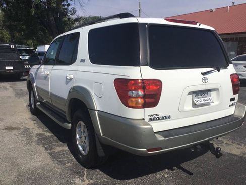 Used 2004 Toyota Sequoia SR5 RWD image 4