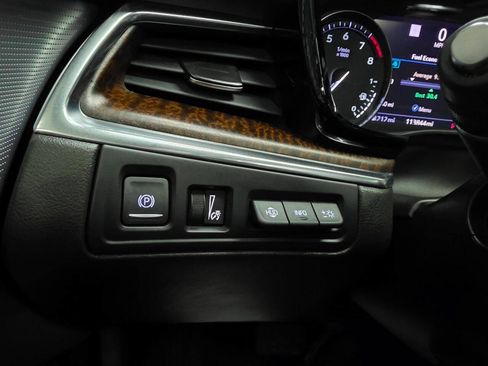 Used 2020 Cadillac XT5 Premium Luxury FWD image 21