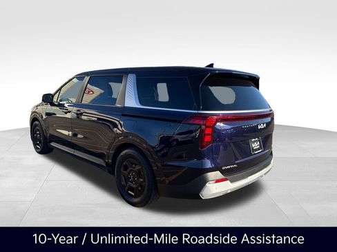 Certified 2025 Kia Carnival image 4