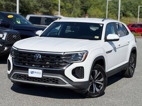 Used 2024 Volkswagen Atlas Cross Sport SE AWD/4WD image 1
