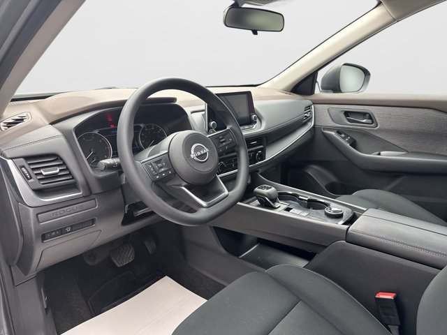 Used 2023 Nissan Rogue S AWD/4WD image 10