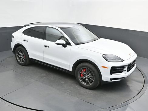 New 2025 Porsche Cayenne S image 34