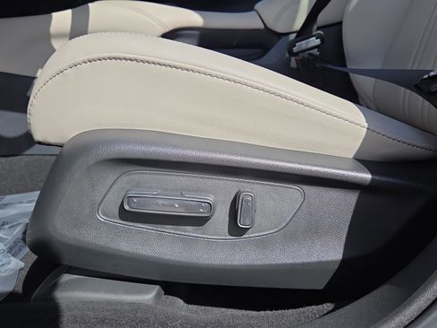 Certified 2025 Honda HR-V EX-L image 10