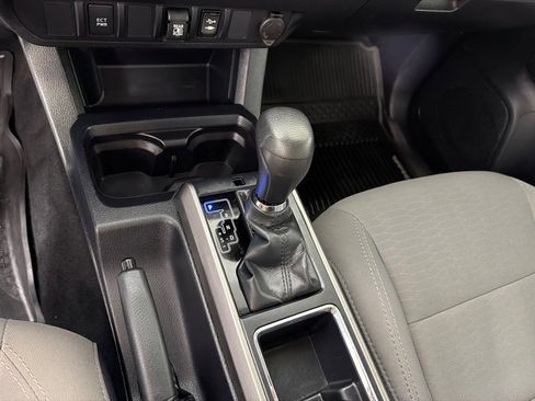 Used 2019 Toyota Tacoma SR5 image 18