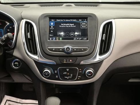 Used 2022 Chevrolet Equinox LS w/ LS Convenience Package AWD/4WD image 16