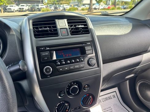 Used 2018 Nissan Versa SV FWD image 14