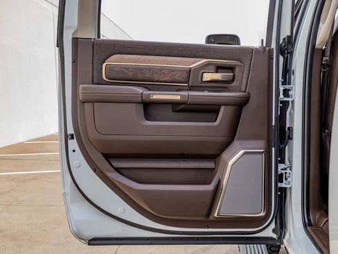 Used 2025 RAM 2500 Limited image 39