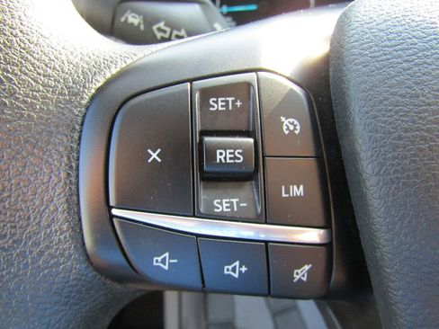 Used 2023 Ford Transit 350 XLT image 19