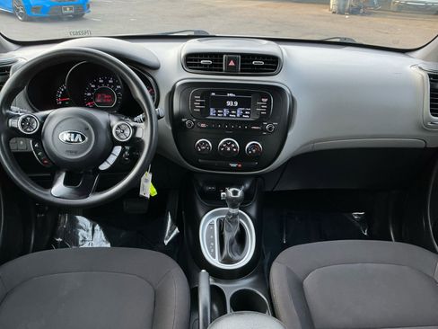 Used 2018 Kia Soul image 16