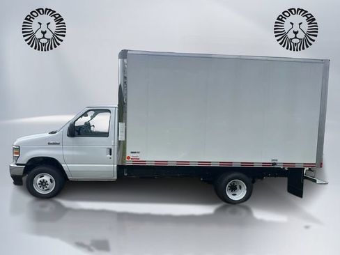 New 2027 Ford E-450 and Econoline 450 Super Duty w/ Power Equipment Group RWD image 10