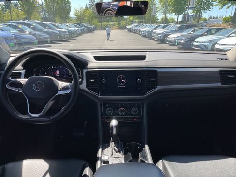 Certified 2022 Volkswagen Atlas SEL AWD/4WD image 18