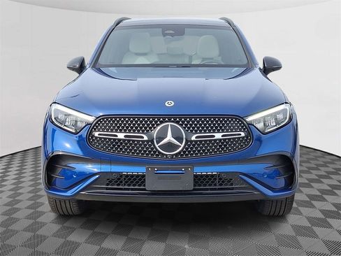 Certified 2025 Mercedes-Benz GLC 300 4MATIC image 2