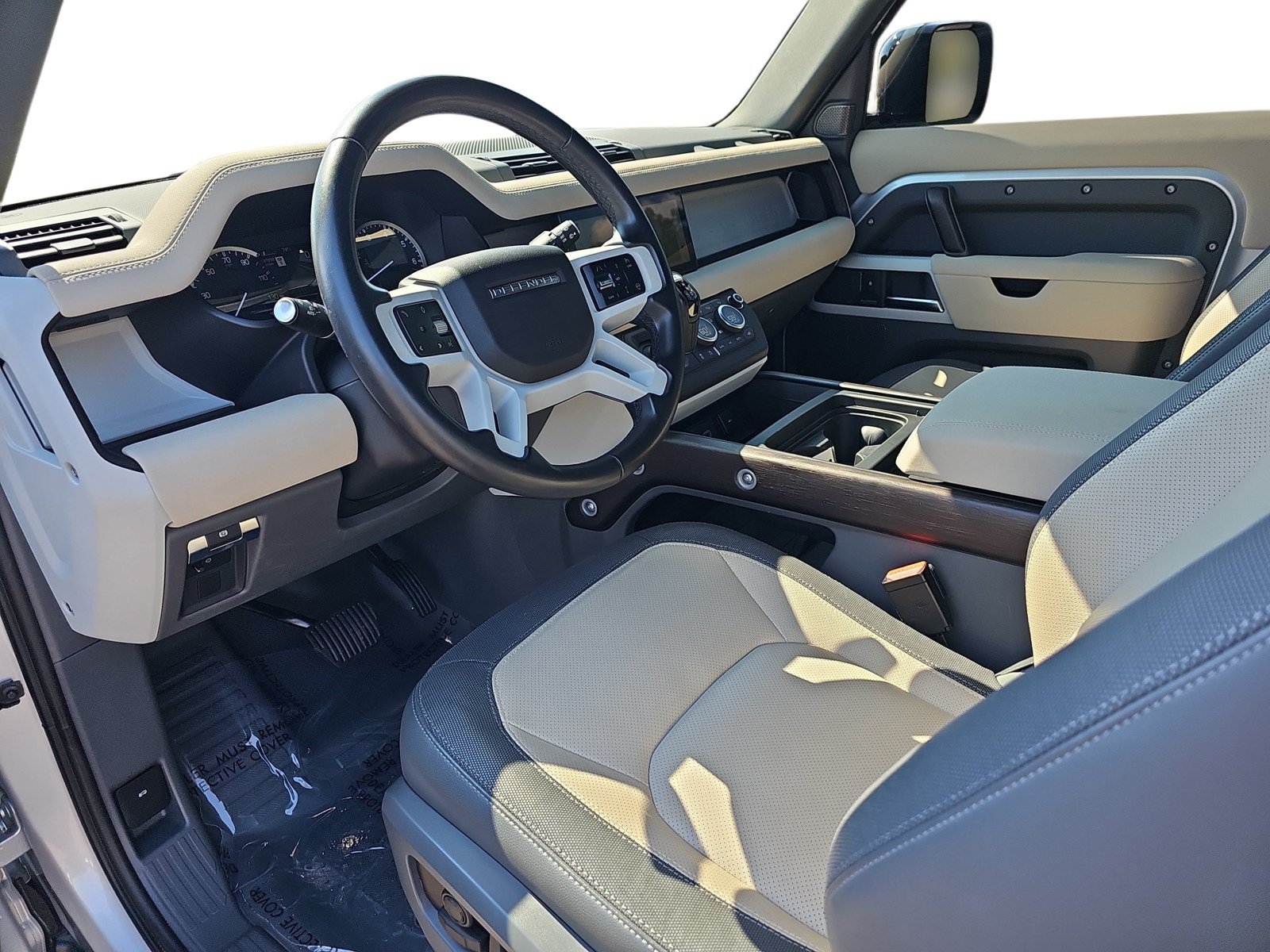 Used 2023 Land Rover Defender 90 X-Dynamic SE AWD/4WD image 12