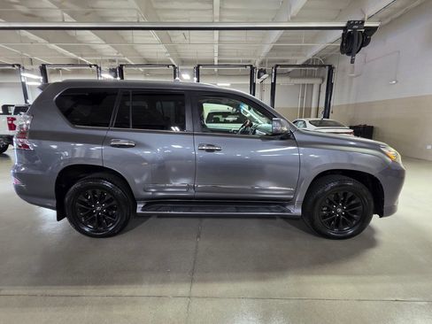 Used 2016 Lexus GX 460 w/ Premium Package AWD/4WD image 8