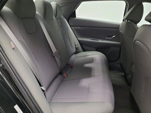 Used 2025 Hyundai Elantra SE FWD image 19